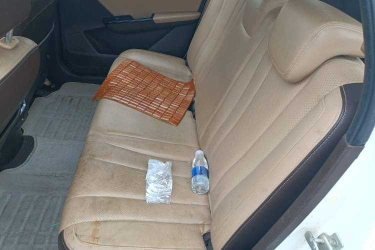 Used Baojun 310W 2017 1.5L Manual Fashion Model China V Left Rear Seat