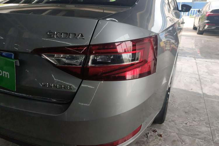 Used Skoda Superb 2016 TSI330 DSG Smart Drive Edition Right Rear Taillight