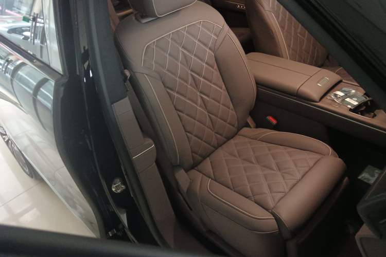 Used Nio ES8 2026 Model 6-seat Executive Luxury Edition Right Front Seat