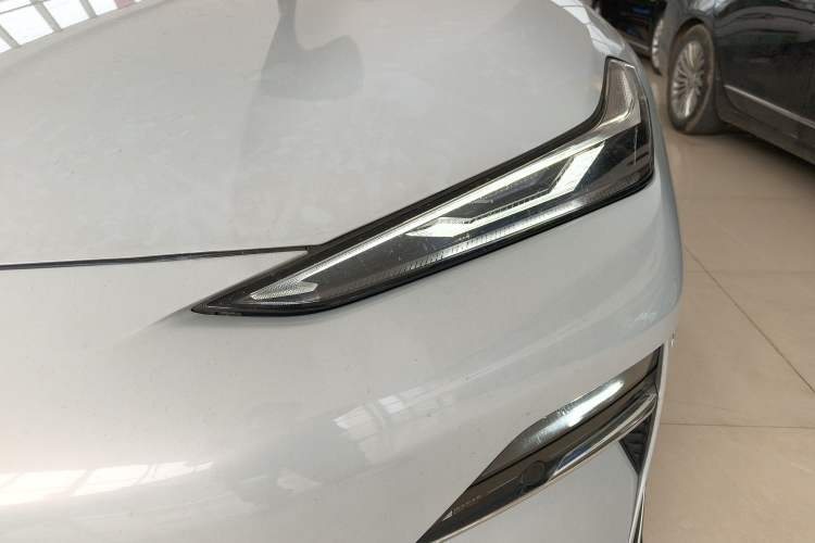 Used Geely Galaxy E8 2025 700 km Long-Range Intelligent Driving Version