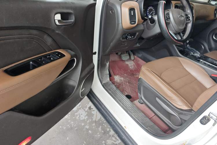 Used GAC Trumpchi GS3 2017 200T Automatic Luxury Edition Driver Seat