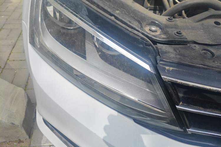 Used Volkswagen Sagitar 2018 180TSI DSG Prestige Edition Right Front Headlight