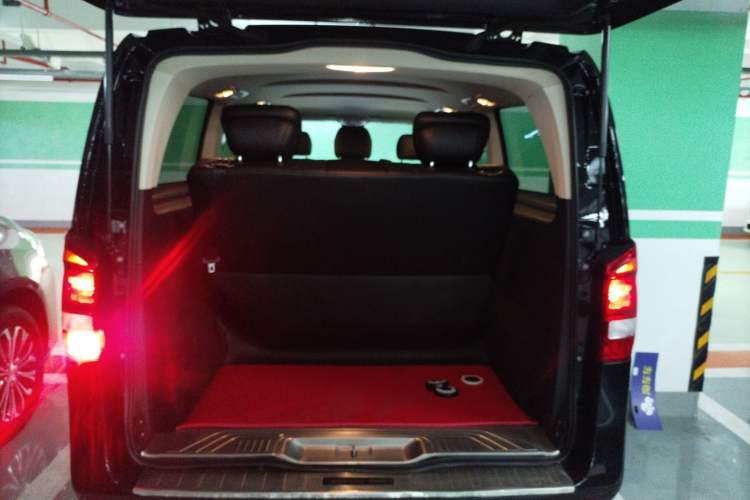 Used Mercedes-Benz Vito 2018 2.0T Elite Version 7 Seats China VI Emission Standard