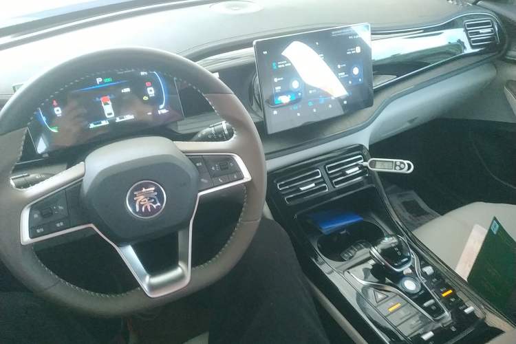 Used BYD Qin PLUS 2024 HONOR Edition DM-i 55KM Leading Model