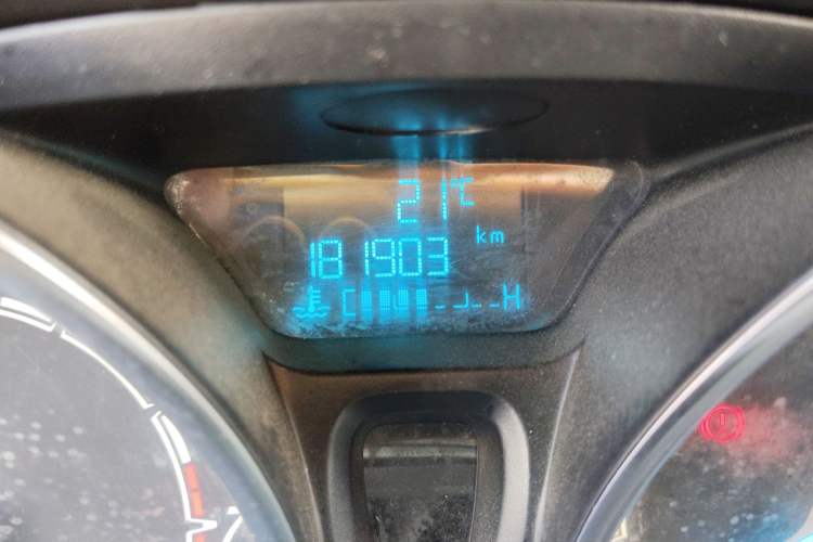 Used Ford Fiesta 2013 Sedan 1.5L Manual Fashion Edition Odometer Close Up