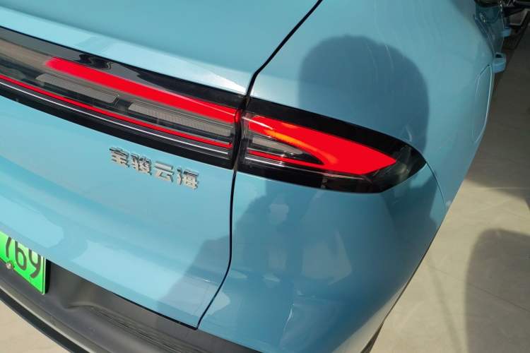 Used Baojun Yunhai 2024 140km Plug-in Hybrid Version
