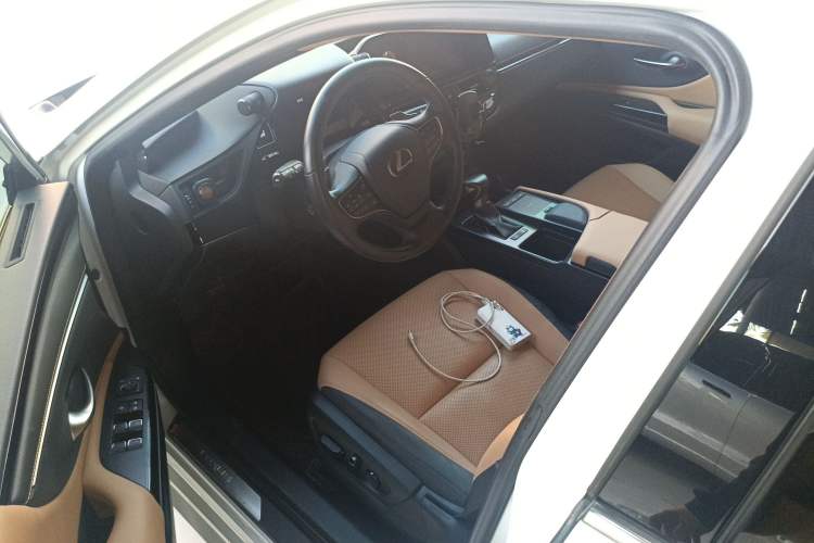 Used Lexus ES 2021 200 Excellence Edition
