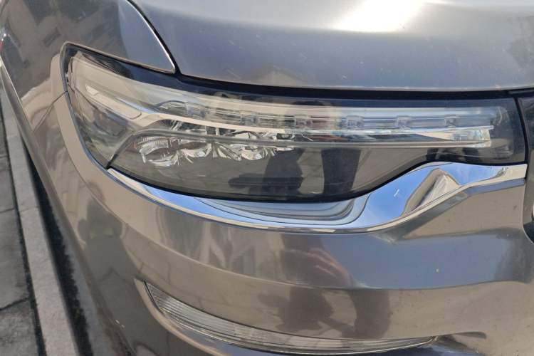 Used Jeep Commander 2018 2.0T Two-Wheel Drive Enjoy Edition China V