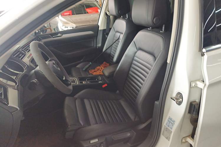 Used Volkswagen Variant 2018 380TSI Two-Wheel Drive Comfort Edition
