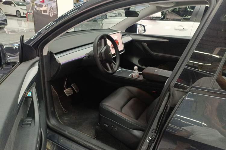 Used Tesla Model Y 2024 Rear-Wheel-Drive Version
