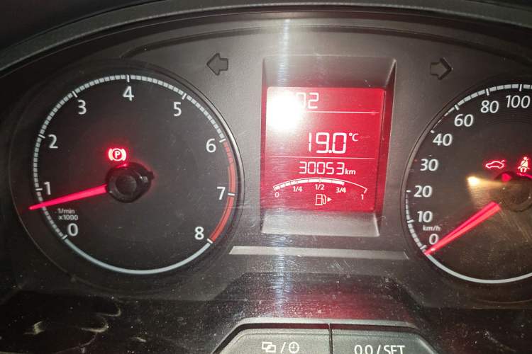 Used Volkswagen Santana 2016 1.4L Manual Fashion Edition Odometer Close Up