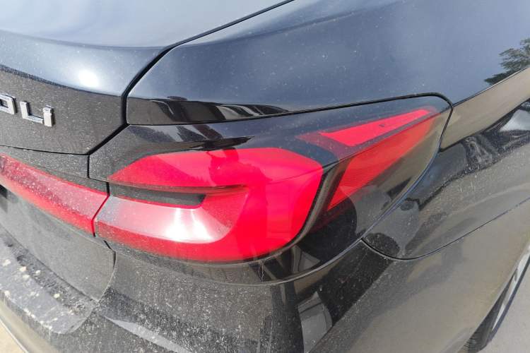 Used BMW 5 Series 2022 Second Facelift 530Li Luxury Edition Premium Package
