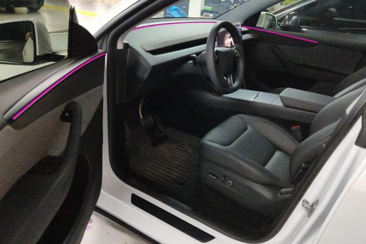 Used Tesla Model Y 2025 Rear-Wheel-Drive Version