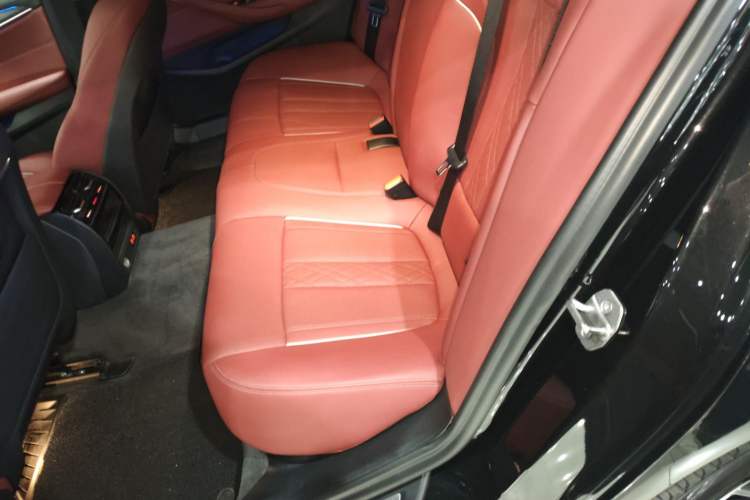 Used BMW 5 Series 2021 Facelifted 530Li Leading Edition M Sport Package
