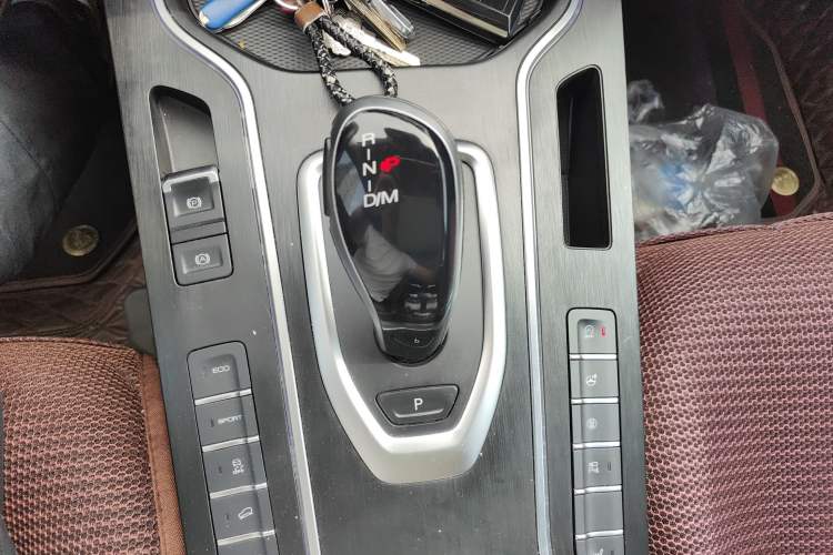 Used Wey VV7 2019 Upgraded Model 2.0T Ultra-Luxury Version China VI Standard
