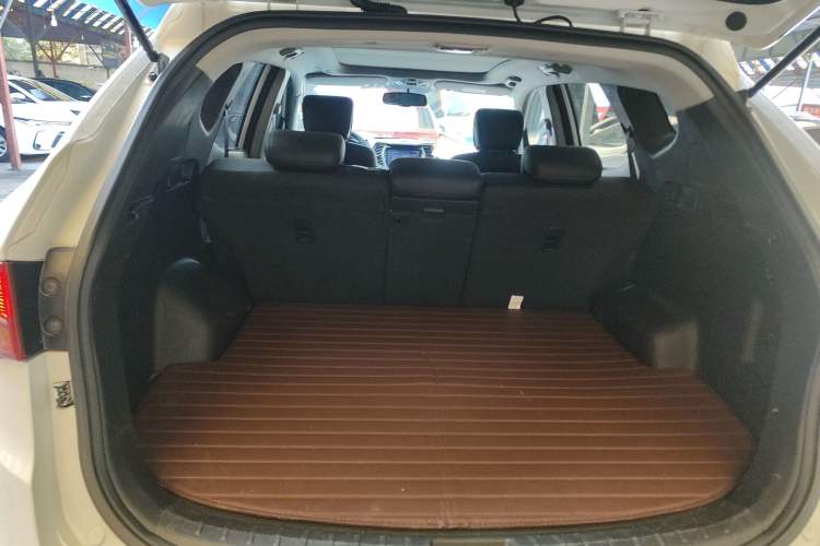 Used Hyundai Santa Fe 2013 2.4L Automatic 4x4 Smart Version