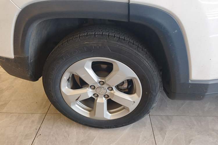 Used Jeep Compass 2017 200T Automatic Family Edition Right Rear Wheel Hub