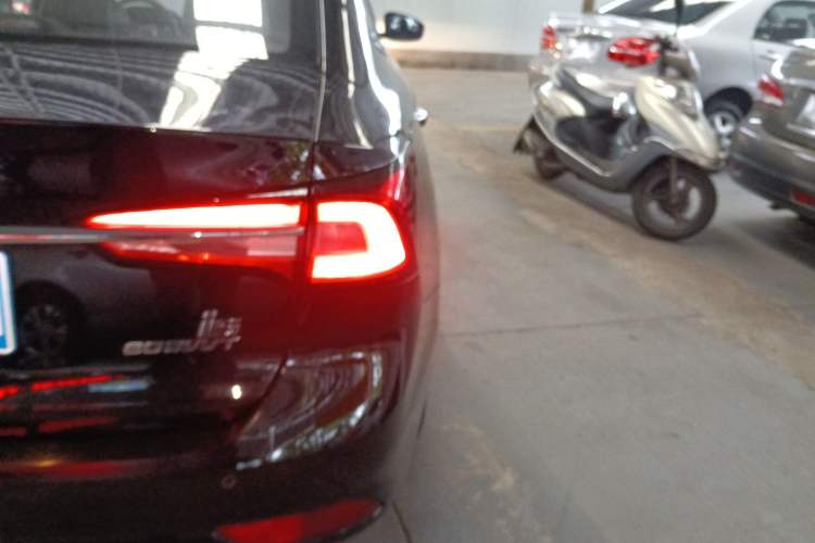 Used Roewe i5 2020 1.5L Automatic 4G Connected Linghao Edition