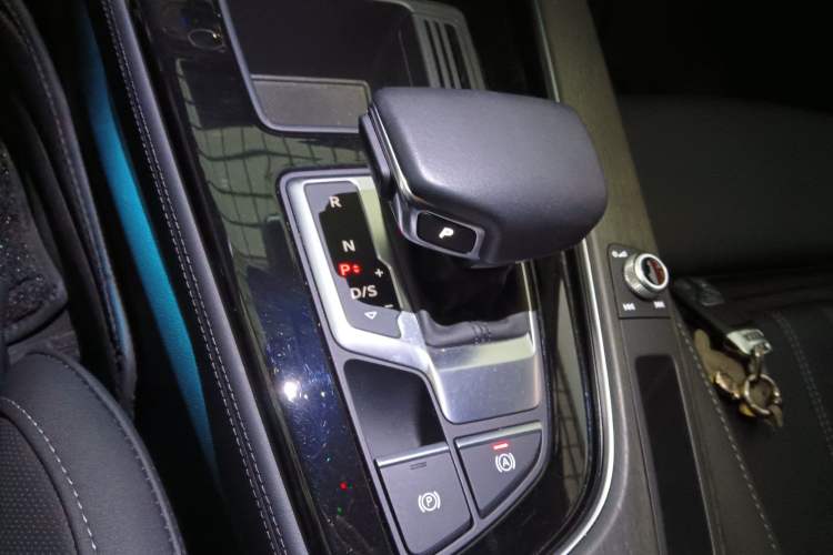 Used Audi A4L 2023 40 TFSI Luxury Dynamic Model