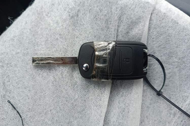 Used Wuling Yangguang 2024 300KM Comfort Version Passenger Van 75kW Interior 1