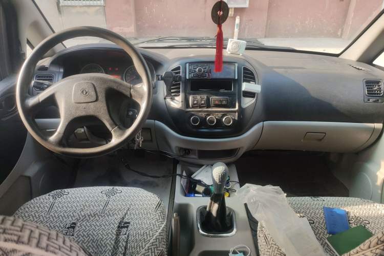 Used FORTHING Lingzhi 2017 V3 1.5L 7-seater Standard Model Center Console