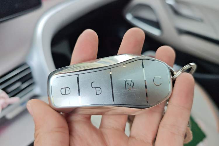 Used BYD Song Pro New Energy 2024 HONOR Edition DM-i 71KM Leading Model Vehicle Key