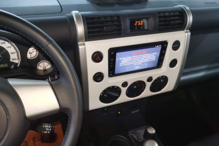 Used Toyota FJ Cruiser 2022 4.0L GX-R Dual Fuel JBL Middle East
