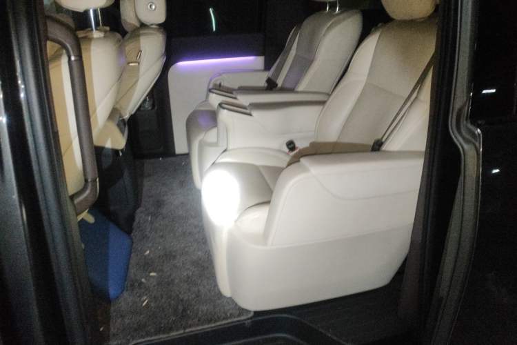 Used Li Auto MEGA 2024 Ultra Model
