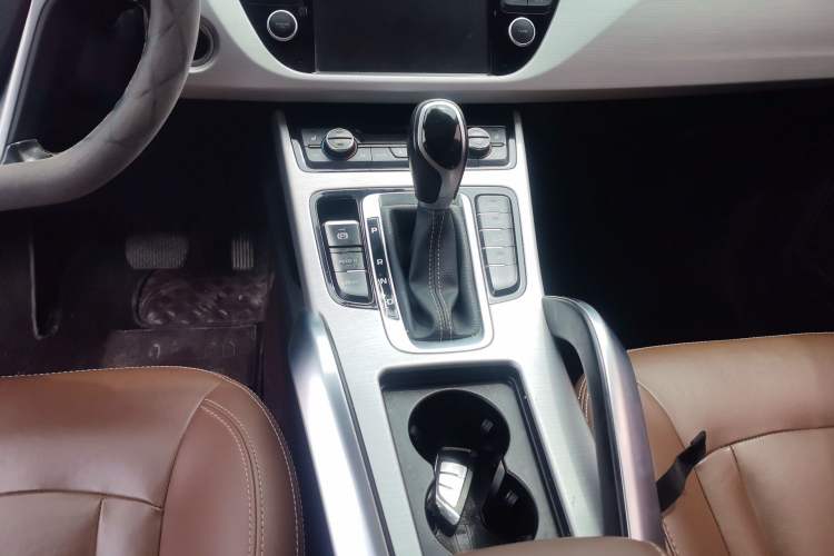 Used Geely Auto Emgrand X7 Sport 2016 1.8TD Automatic ZhiZun Version Gear Lever