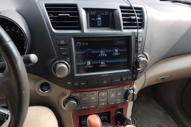 Used Toyota Highlander 2009 2.7L Two-Wheel Drive 7-Seater Supreme Edition Audio And AC Panel