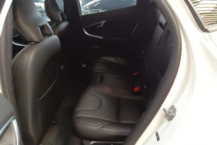 Used Volvo V40 2017 T3 Zhiyi Edition