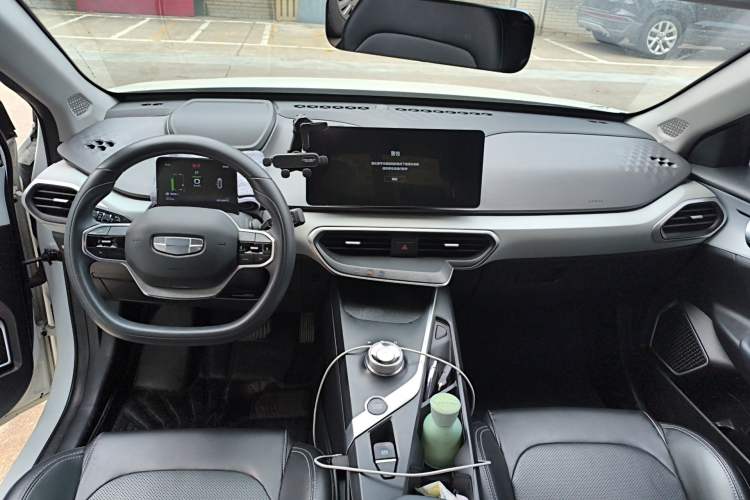 Used Geometry G6 2022 480 New Smart Type Center Console