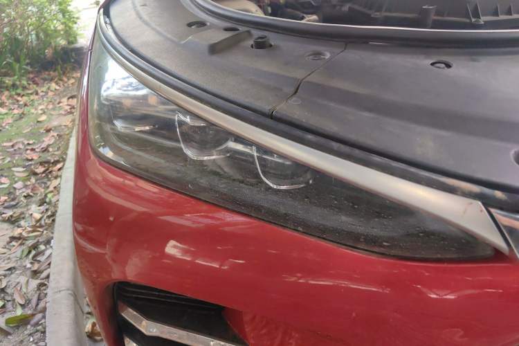 Used BYD Tang New Energy 2018 DM 2.0T All-Wheel Drive Smart Connectivity Luxury Model 7 Seats China V Emission Standard Right Front Headlight