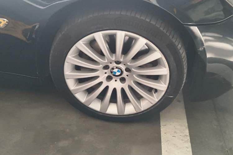 Used BMW 7 Series 2010 760Li Right Front Wheel Hub