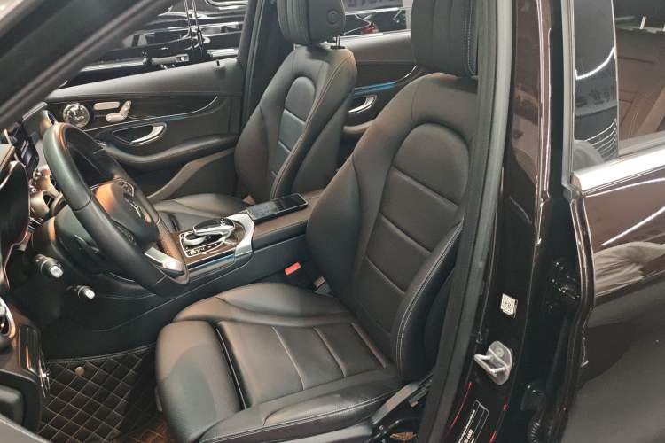 Used Mercedes-Benz GLC 2019 GLC 260 L 4MATIC Dynamic Model
