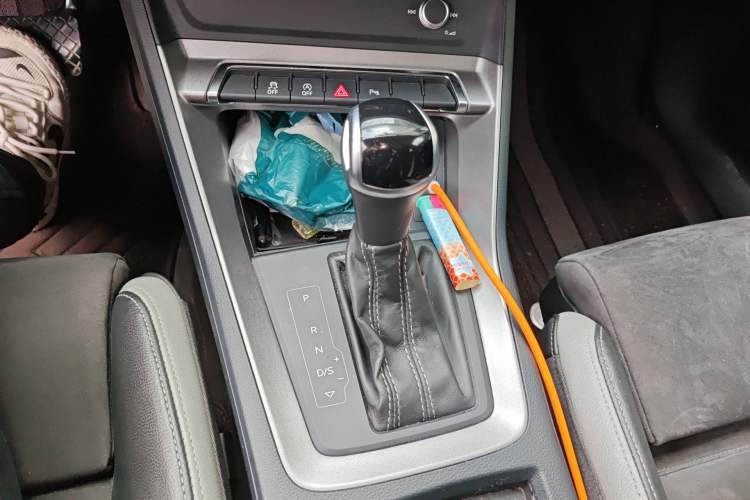 Used Audi Q3 2022 35 TFSI Progressive Dynamic Edition Gear Lever