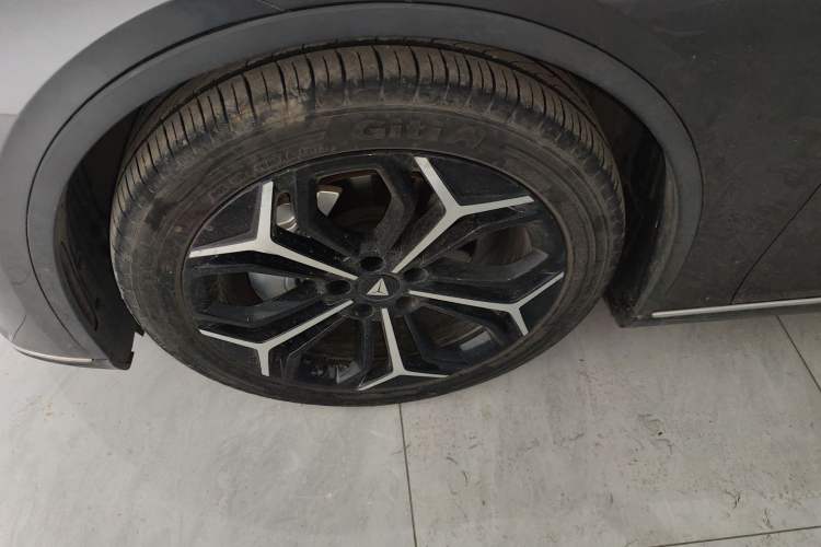 Used Deepal SL03 2023 200Max Range-Extended Version Left Front Wheel Hub