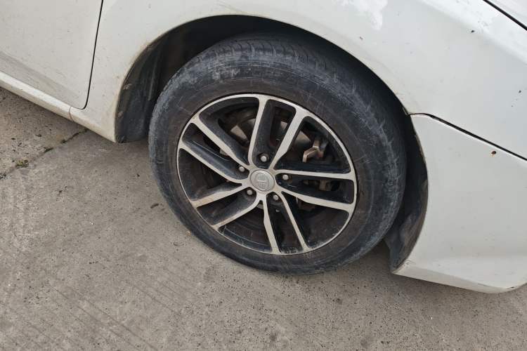Used Bestune B50 2013 1.6L manual luxury version Right Front Wheel Hub