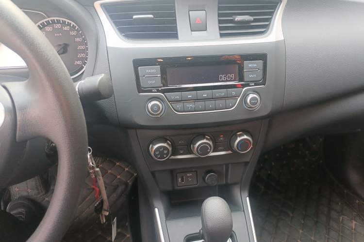 Used Nissan Sylphy 2022 Classic 1.6XE CVT Comfort Edition Audio And AC Panel
