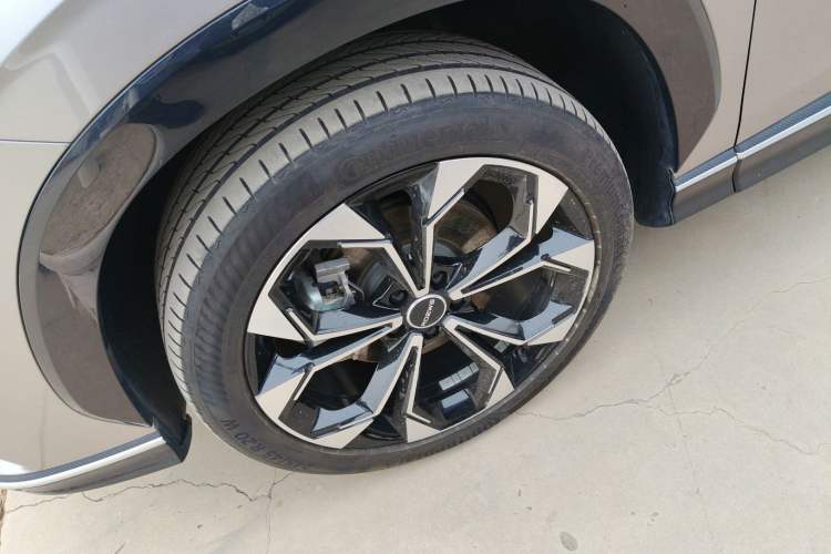 Used Roewe RX5 New Energy 2023 eRX5 Super Hybrid Prestige Edition Exterior 4