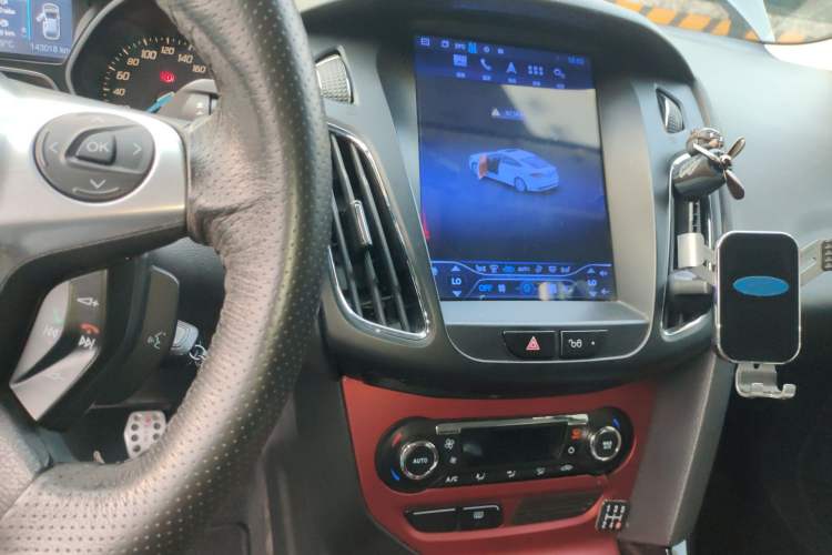 Used Ford Focus 2012 Hatchback 2.0L Manual Luxury Sport Model
