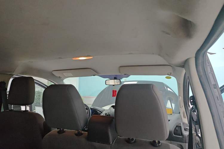 Used Ford Transit 2019 2.0T Diesel Multi-Purpose Commercial Vehicle Short Wheelbase Low Roof 6-Seater China VI Standard