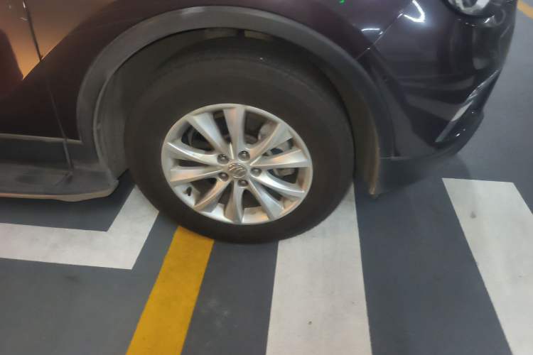 Used Buick Envision 2014 28T Four-Wheel Drive Luxury Model Right Front Wheel Hub