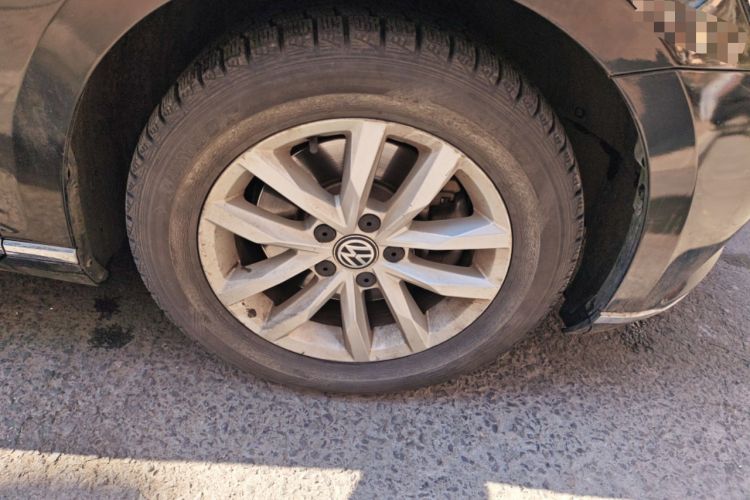 Used Volkswagen Magotan 2018 280TSI DSG Comfort Model Right Front Wheel Hub