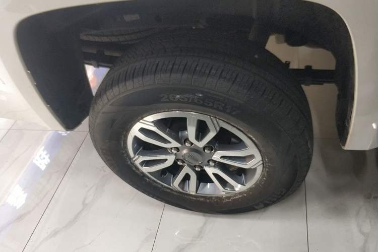 Used JMC DaDao 2023 All-Purpose Model 2.3T Diesel Automatic Two-Wheel Drive Standard Wheelbase Comfort Edition