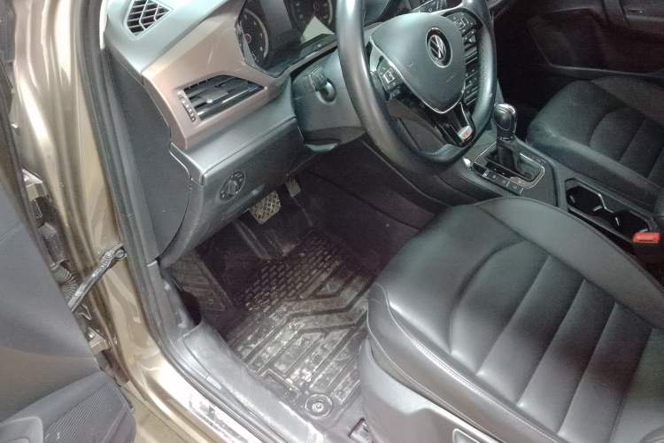 Used Volkswagen Tharu 2020 280TSI Two-Wheel Drive Luxury Edition China VI Standard
