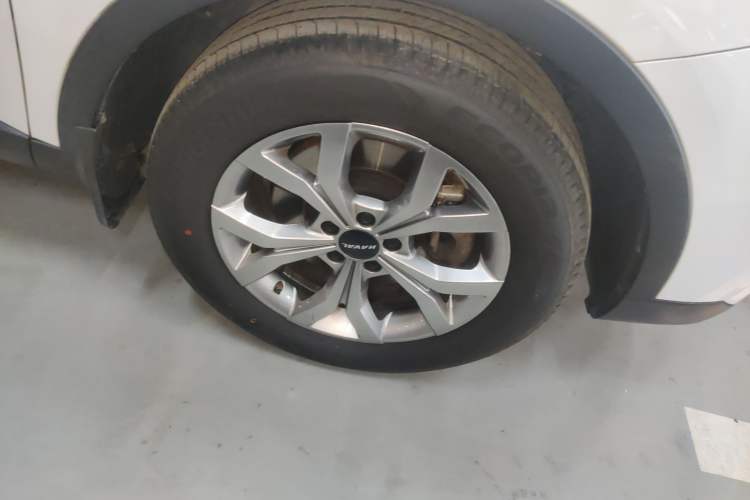 Used Haval H6 2021 National Trend Edition 1.5T Automatic Champion Version Right Front Wheel Hub