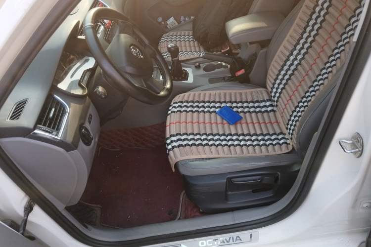 Used Skoda Octavia 2015 1.6L Manual Eado Edition Left Front Seat