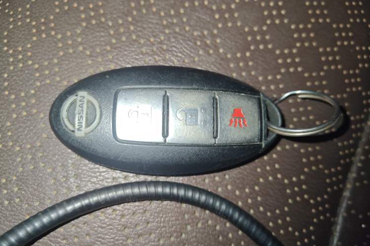 Used Nissan Tiida 2013 1.6L CVT Cool Cafe Edition
