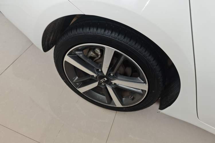 Used Kia K3 2017 1.6L Automatic 15th Anniversary Special Edition GLS Right Rear Wheel Hub